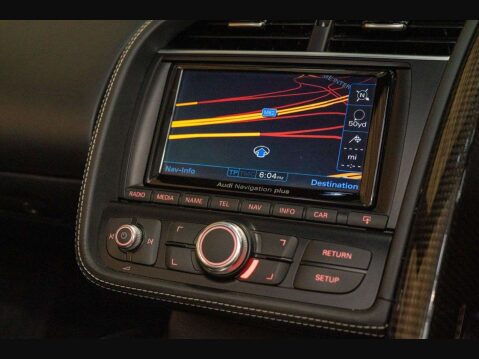 Audi R8 5.2 FSI V10 Spyder 2dr Petrol S Tronic quattro Euro 5 (525 ps) 32