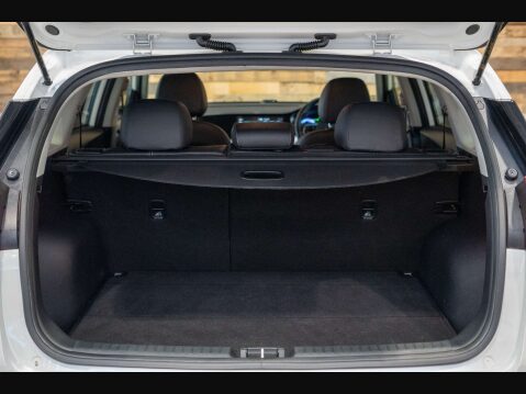 Kia Niro 1.6 Niro 3 HEV Semi-Auto 5dr 35