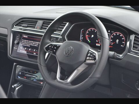 Volkswagen Tiguan 2.0 Tiguan R-Line TDI Semi-Auto 5dr 25