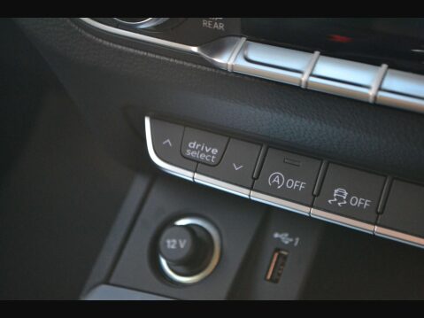 Audi Q5 2.0 Q5 Sport 45 TFSI MHEV Quattro Semi-Auto 4WD 5dr 59