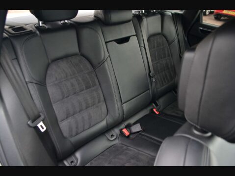 Porsche Macan 3.0 Macan GTS Semi-Auto 4WD 5dr 32