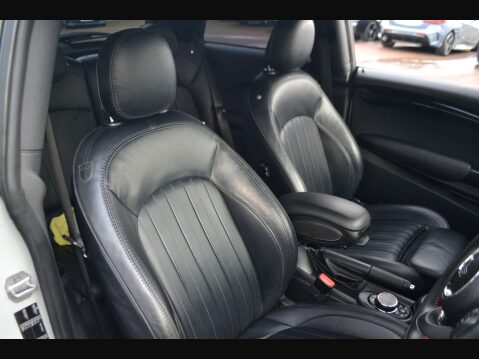 Mini Hatch 2.0 John Cooper Works Auto 3dr 27