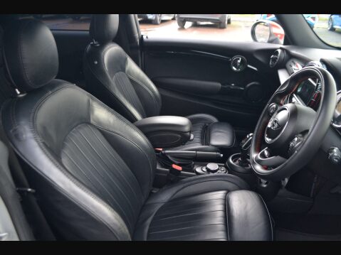 Mini Hatch 2.0 John Cooper Works Auto 3dr 25