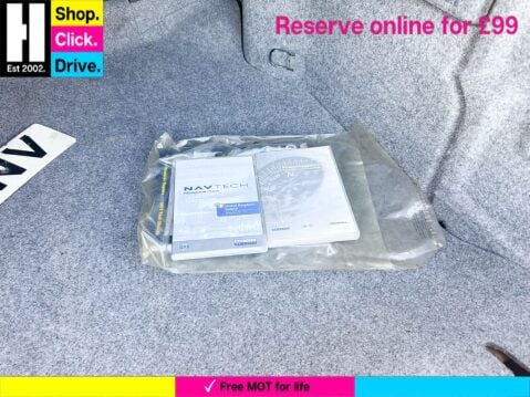 Vauxhall Omega 3.0i V6 24V Elite 4dr (leather) 37