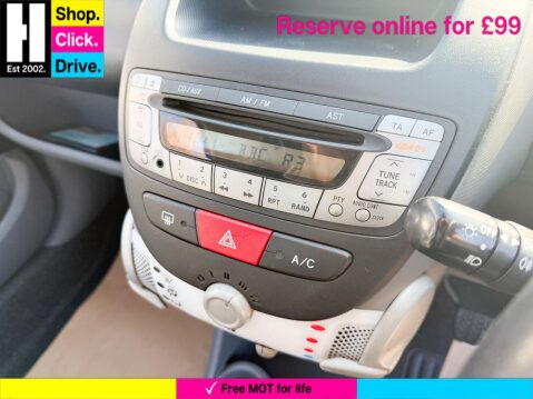 Toyota Aygo 1.0 VVT-i Black Hatchback 5dr Petrol Manual Euro 4 (AC) (67 bhp) 52