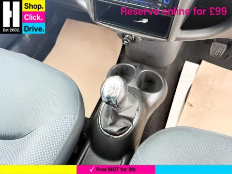 Toyota Yaris 1.3 VVT-i Blue Hatchback 5dr Petrol Manual (133 g/km, 85 bhp) 39