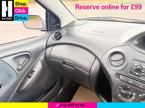 Toyota Yaris 1.3 VVT-i Blue Hatchback 5dr Petrol Manual (133 g/km, 85 bhp) 40