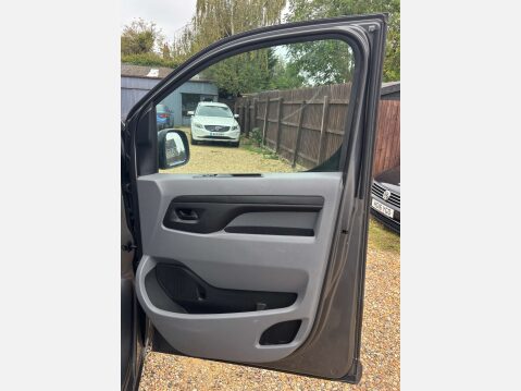 Vauxhall Vivaro 1.5 Turbo D 2900 Sportive Panel Van 5dr Diesel Manual L2 H1 Euro 6 (s/s) (1 24