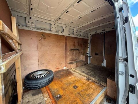 Volkswagen Crafter 2.0 TDI CR35 BlueMotion Tech Trendline Panel Van 5dr Diesel Manual FWD MWB 9