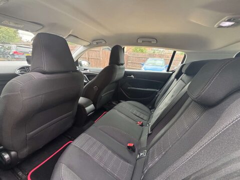 Peugeot 308 2.0 308 Allure HDi Blue S/S Auto 5dr 29