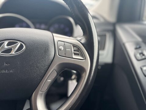 Hyundai ix35 2.0 ix35 SE Nav 4WD CRDi Auto 4WD 5dr 54