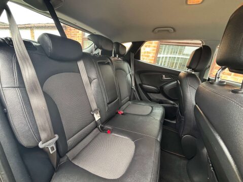 Hyundai ix35 2.0 ix35 SE Nav 4WD CRDi Auto 4WD 5dr 26