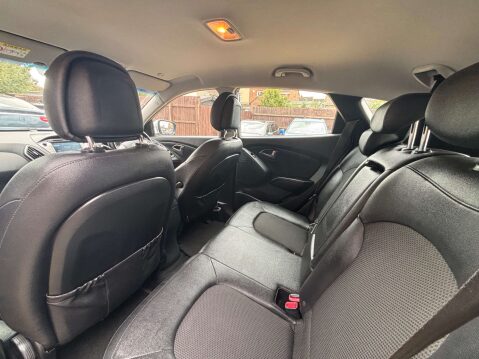 Hyundai ix35 2.0 ix35 SE Nav 4WD CRDi Auto 4WD 5dr 31