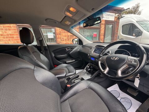 Hyundai ix35 2.0 ix35 SE Nav 4WD CRDi Auto 4WD 5dr 41