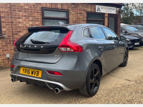 Volvo V40 2.0 V40 R-Design Luxury Nav D4 Auto 5dr 17