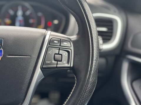 Volvo V40 2.0 V40 R-Design Luxury Nav D4 Auto 5dr 54