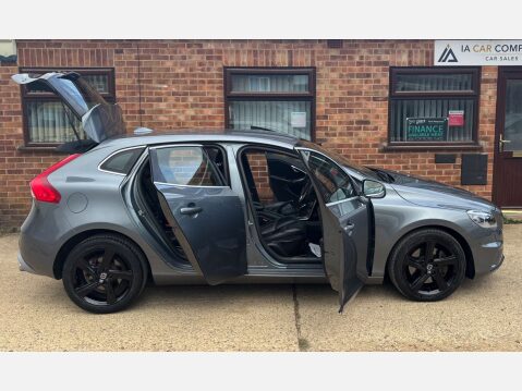 Volvo V40 2.0 V40 R-Design Luxury Nav D4 Auto 5dr 14