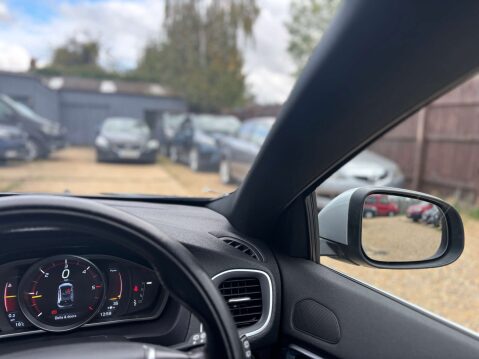 Volvo V40 2.0 V40 R-Design Luxury Nav D4 Auto 5dr 57
