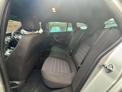 Vauxhall Insignia 1.6 Insignia SRi Nav VX-Line CDTi S/S 5dr 26