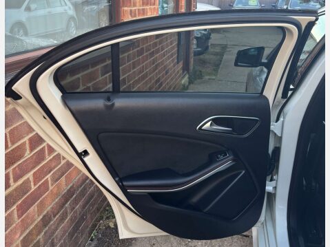 Mercedes-Benz A Class 1.5 A 180 D AMG Line Premium 5dr 34