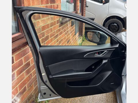 Mazda 3 2.0 3 Sport Nav 4dr 39