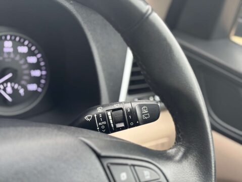 Hyundai TUCSON 2.0 Tucson Premium CRDi Auto 4WD 5dr 57