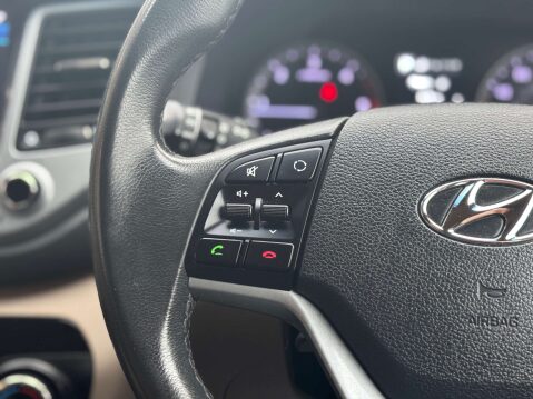 Hyundai TUCSON 2.0 Tucson Premium CRDi Auto 4WD 5dr 54