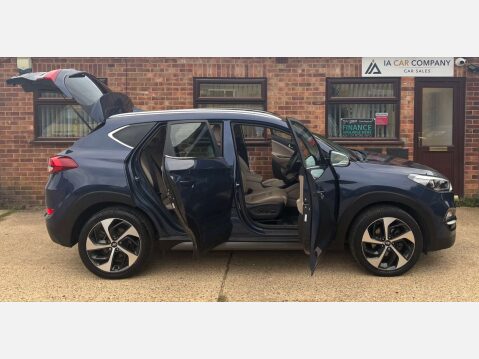 Hyundai TUCSON 2.0 Tucson Premium CRDi Auto 4WD 5dr 14