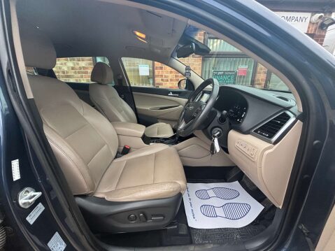 Hyundai TUCSON 2.0 Tucson Premium CRDi Auto 4WD 5dr 40