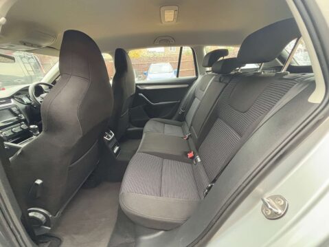 Skoda Octavia 1.6 Octavia SE Sport TDI 5dr 29