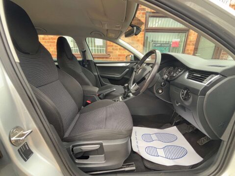Skoda Octavia 1.6 Octavia SE Sport TDI 5dr 37