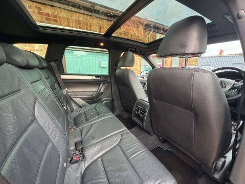 Volkswagen Touareg 3.0 Touareg V6 R-Line TDI BlueMotion Technology Auto 4WD 5dr 25