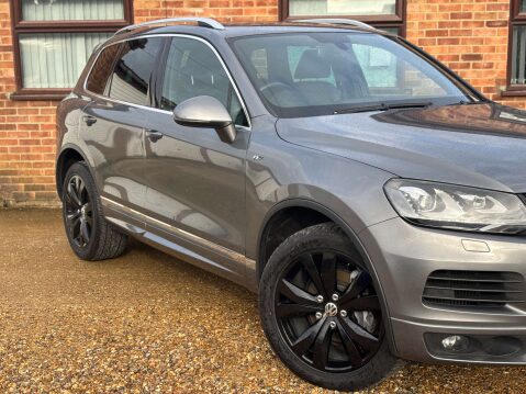 Volkswagen Touareg 3.0 Touareg V6 R-Line TDI BlueMotion Technology Auto 4WD 5dr 16