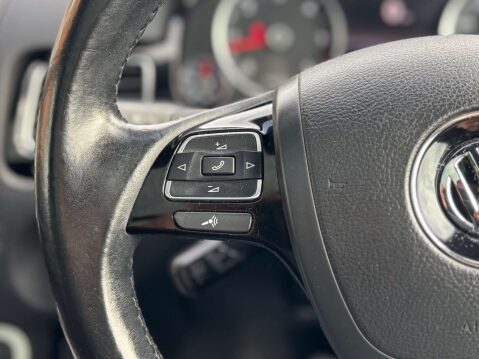 Volkswagen Touareg 3.0 Touareg V6 R-Line TDI BlueMotion Technology Auto 4WD 5dr 56