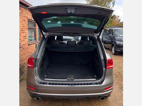Volkswagen Touareg 3.0 Touareg V6 R-Line TDI BlueMotion Technology Auto 4WD 5dr 20