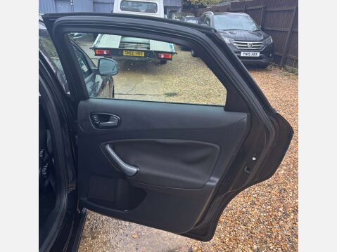 Ford Mondeo 1.8 Mondeo Econetic TDCi 125 5dr 17