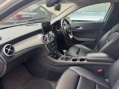Mercedes-Benz GLA 2.1 GLA 200 D Sport Executive 5dr 13