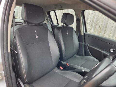 Renault Clio DYNAMIQUE TOMTOM 16V 15