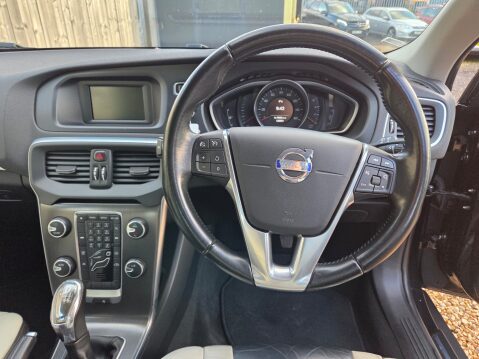 Volvo V40 D2 CROSS COUNTRY LUX 12