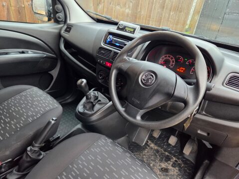 Vauxhall Combo 2000 L1H1 CDTI 11