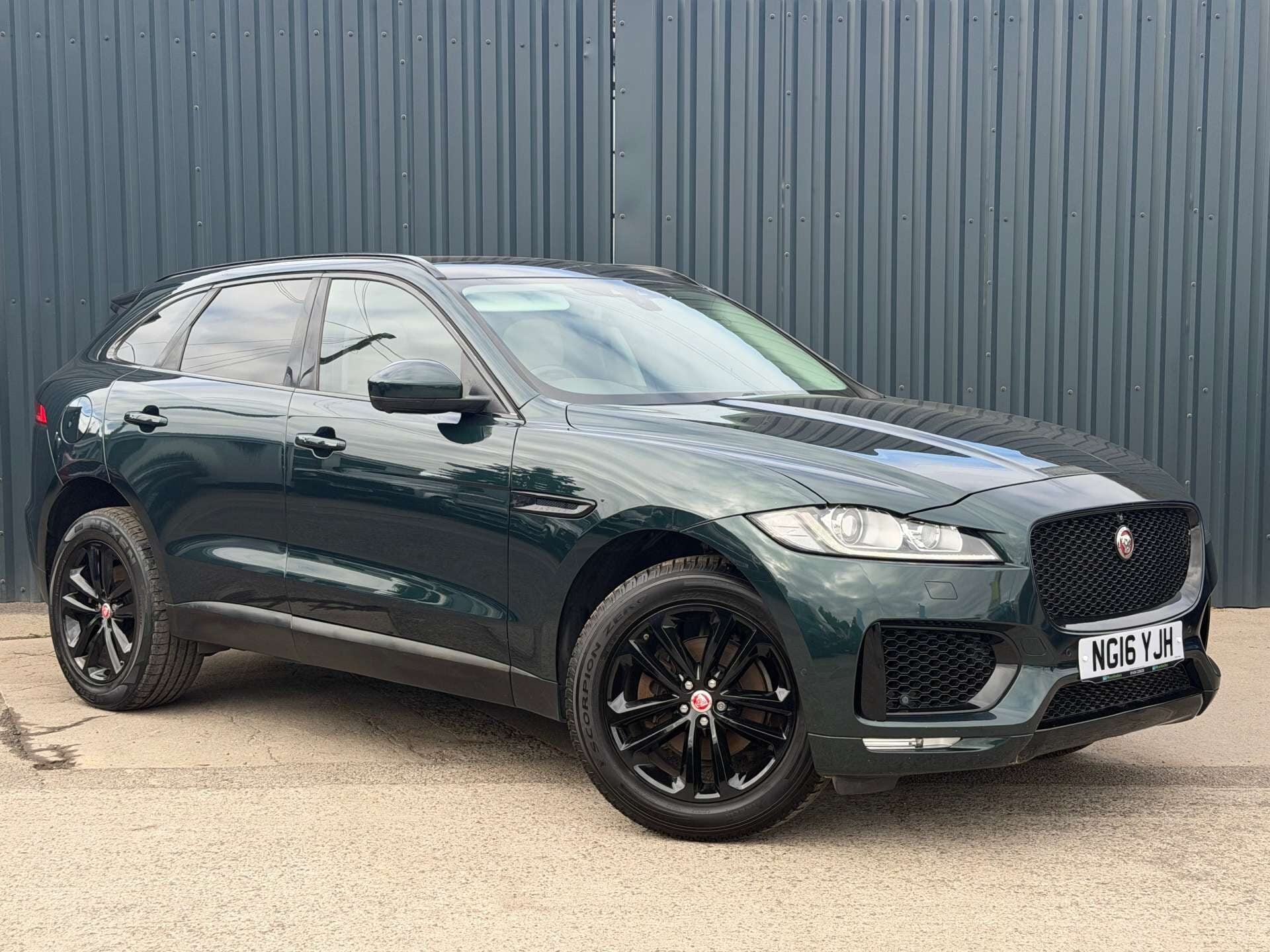 Jaguar F-Pace