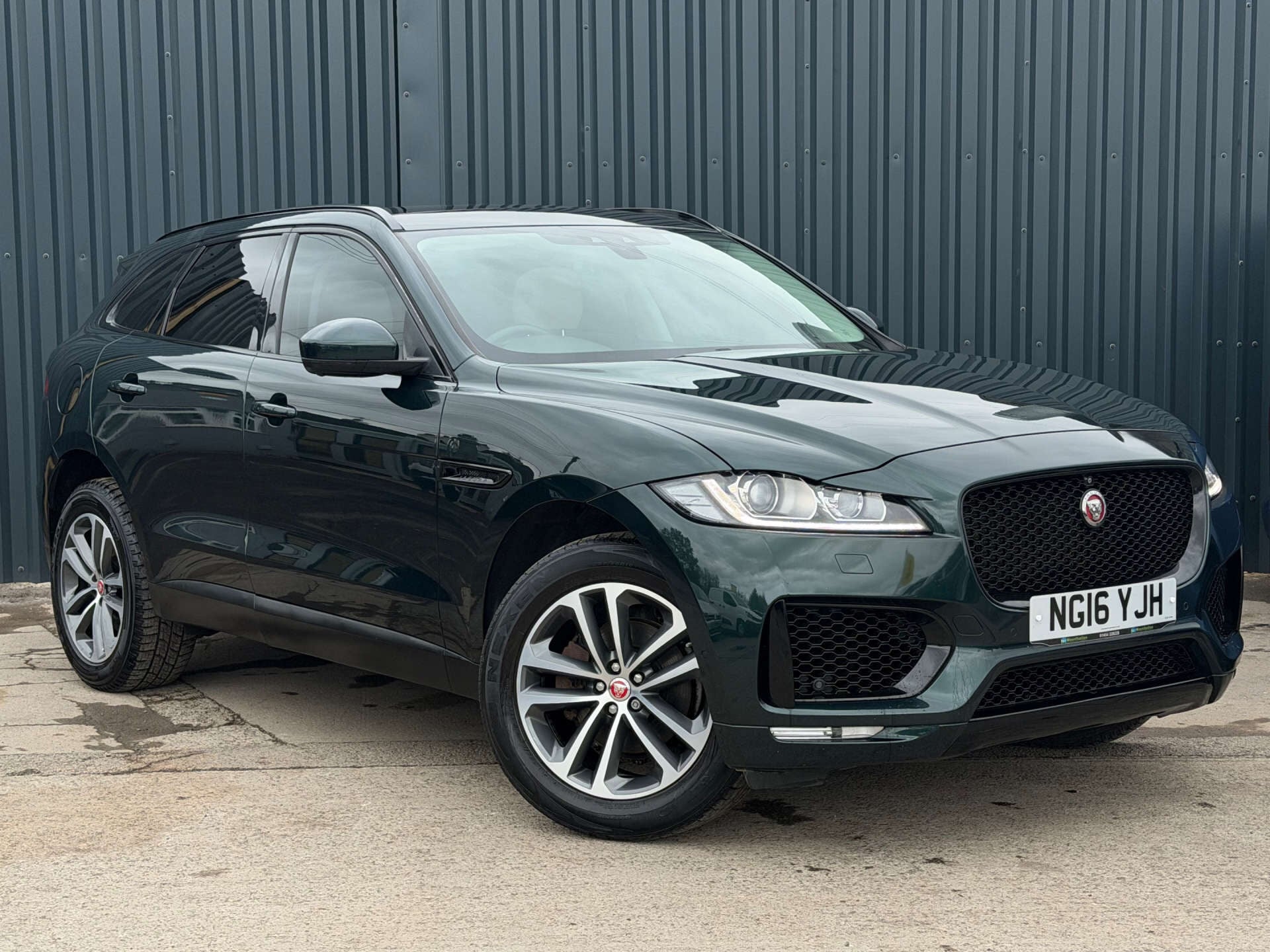 Jaguar F-Pace