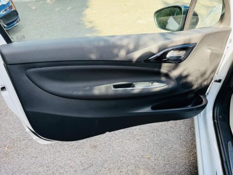 DS DS 3 1.2 PureTech Connected Chic Euro 6 (s/s) 3dr 47