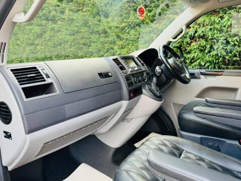 Volkswagen Transporter 2.0 TDI BlueMotion Tech T32 Highline Kombi DSG L1 H1 4dr 54