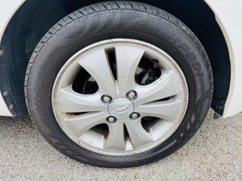 Hyundai i10 1.2 Active Euro 5 5dr 9