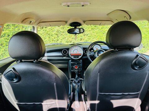 Mini Hatch 2.0 Cooper SD Auto Euro 5 3dr 31