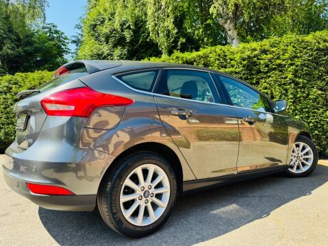 Ford Focus 1.0T EcoBoost Titanium Auto Euro 6 (s/s) 5dr 11