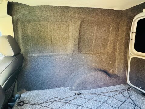 Volkswagen Caddy 1.6 TDI C20 Highline L1 H1 4dr 23