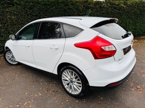 Ford Focus 1.0T EcoBoost Zetec Euro 5 (s/s) 5dr 15