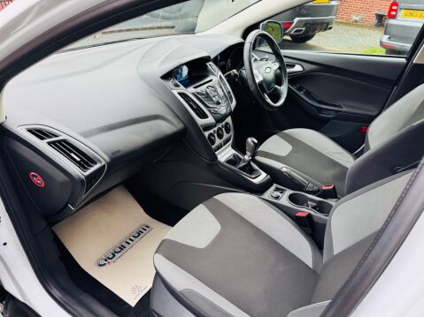 Ford Focus 1.0T EcoBoost Zetec Euro 5 (s/s) 5dr 55